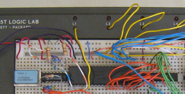 8085 Circuit image showing latch IC